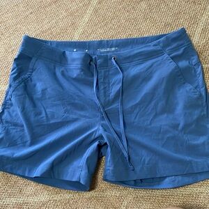 Columbia Shorts periwinkle blue size 14